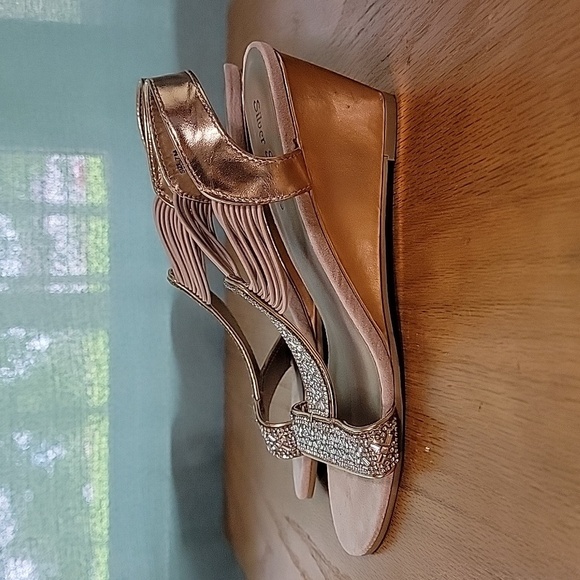 Women's Silver Slipper Phoebe Wedge, Rose Gold, Rhinestone Accents, Size 7, NWOB - Picture 9 of 9